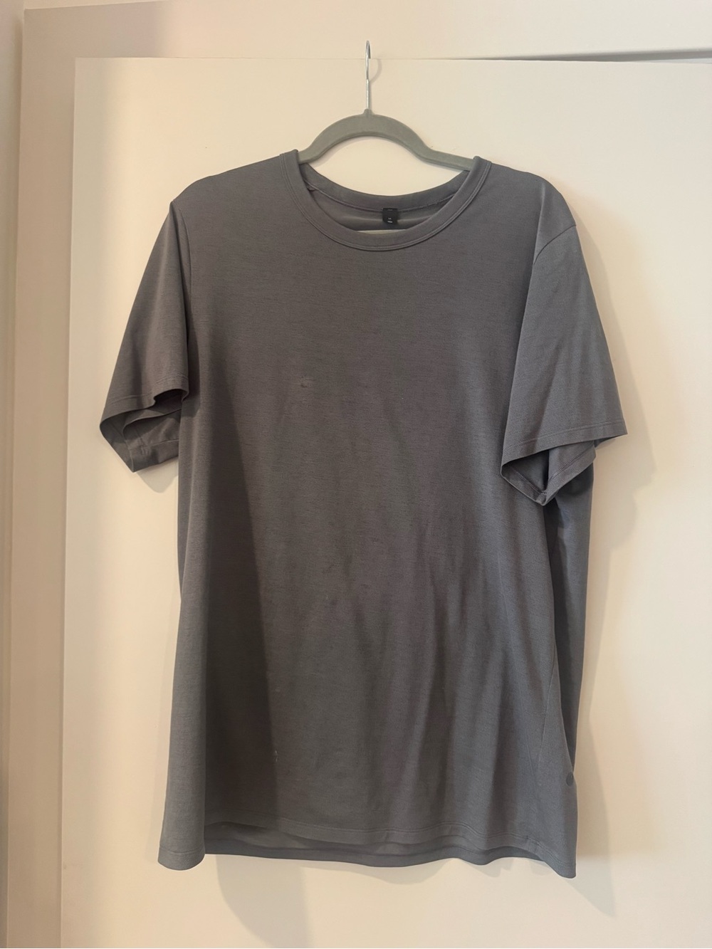 Lululemon 5-year basis tee size medium